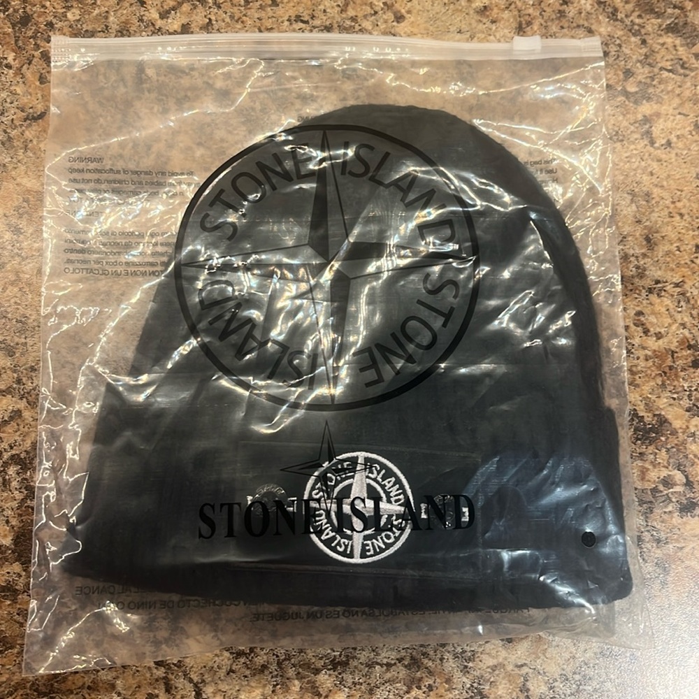 Stone Island beanie winter hat,, never worn brand new